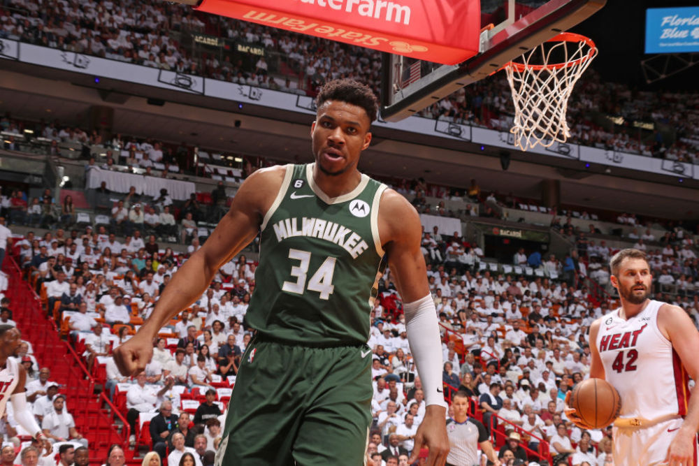  字母哥达成生涯第60次双十数据  